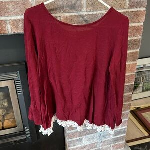 Maroon/dark red filly flair medium top